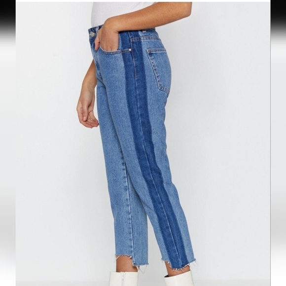 Abercrombie the mom high rise  jeans contrasting sides light wash size 27 4R - Picture 2 of 14